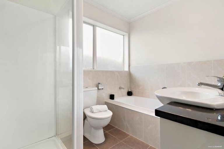 Photo of property in 34a Carrick Glen Avenue, Flat Bush, Auckland, 2019