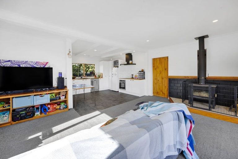 Photo of property in 9 Standish Street, Midhirst, Stratford, 4394