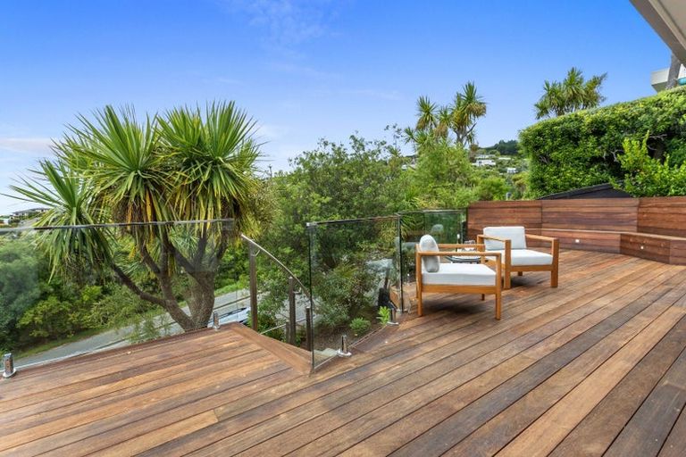 Photo of property in 22 Drayton Drive, Mount Pleasant, Christchurch, 8081