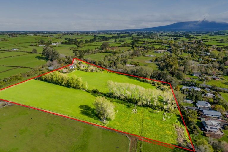 Photo of property in 1097 Junction Road, Egmont Village, New Plymouth, 4372