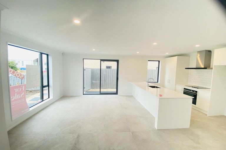 Photo of property in 40 Samuel Marsden Place, Whenuapai, 0618
