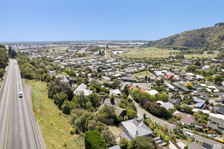 Photo of property in 20 Flinders Road, Heathcote Valley, Christchurch, 8022