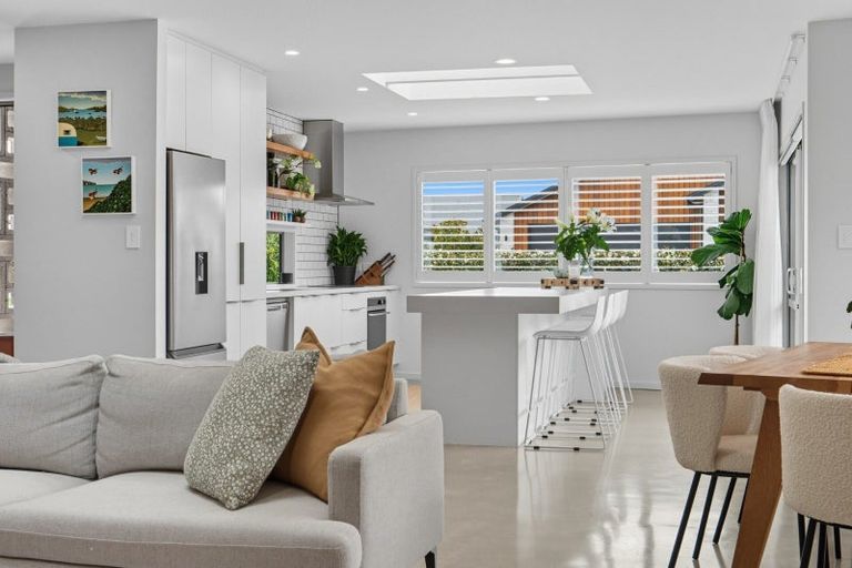 Photo of property in 6 Kahuparere Crescent, Pyes Pa, Tauranga, 3112