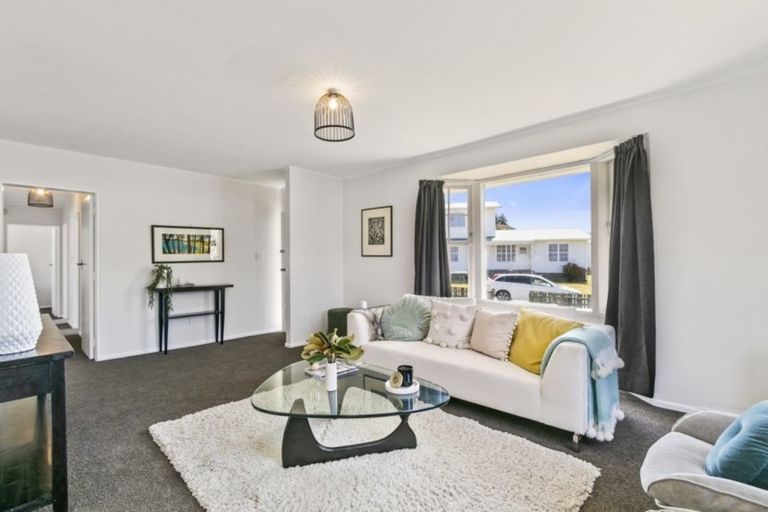 Photo of property in 21 Hamstead Street, Wainuiomata, Lower Hutt, 5014