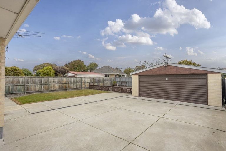Photo of property in 237 Burwood Road, Burwood, Christchurch, 8083