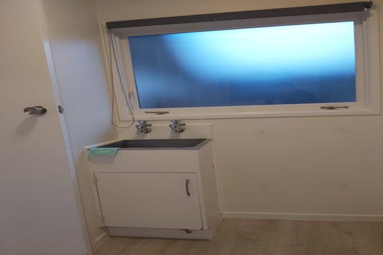 Photo of property in 2/2 Bentley Avenue, Glenfield, Auckland, 0629