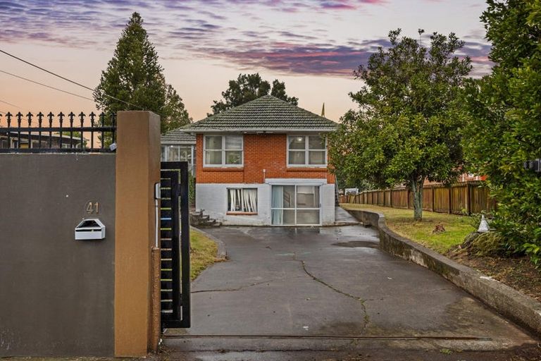 Photo of property in 41 Royal Road, Massey, Auckland, 0614