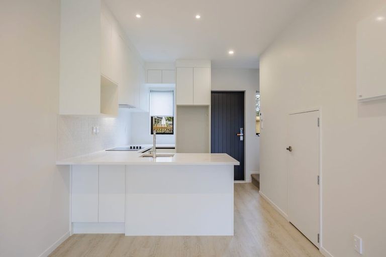 Photo of property in 2/35 Young Crescent, Drury, 2113