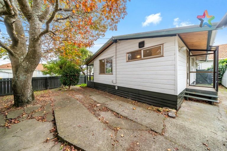 Photo of property in 106 Cambridge Terrace, Fairfield, Lower Hutt, 5011