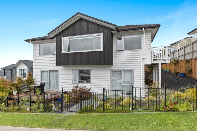 Photo of property in 60 Godfrey Drive, Orewa, 0931