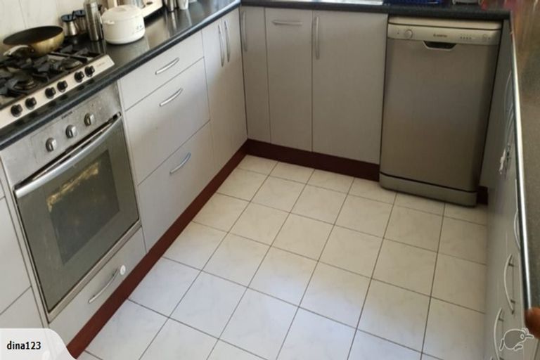 Photo of property in 6a Claverton Grove, Churton Park, Wellington, 6037