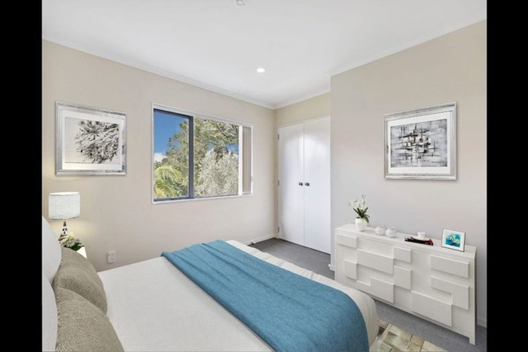 Photo of property in 25 Quincey Place, Massey, Auckland, 0614