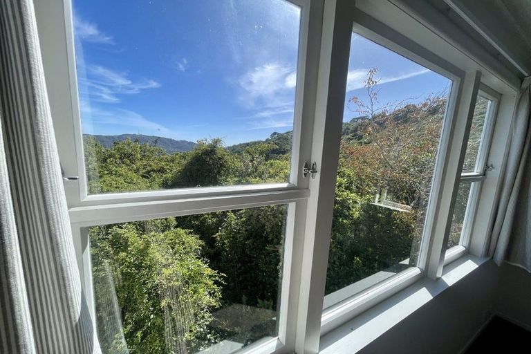 Photo of property in 55 Huntingdon Street, Northland, Wellington, 6012