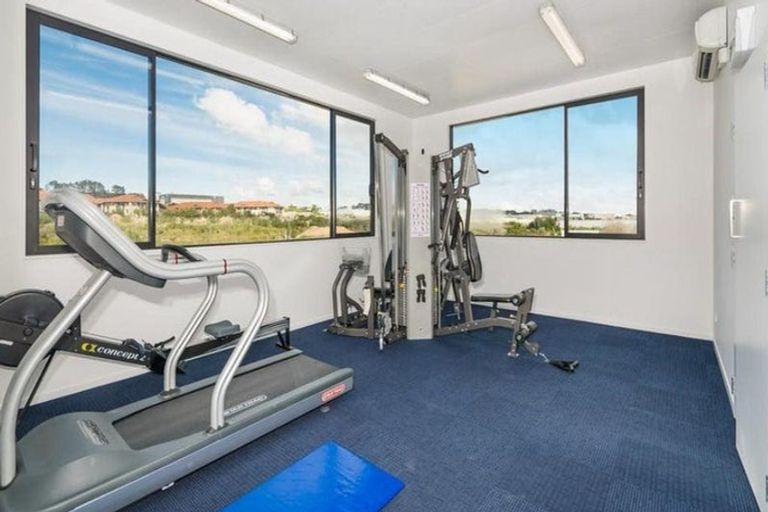 Photo of property in Apollo Apartments, 201/46 Rosedale Road, Rosedale, Auckland, 0632