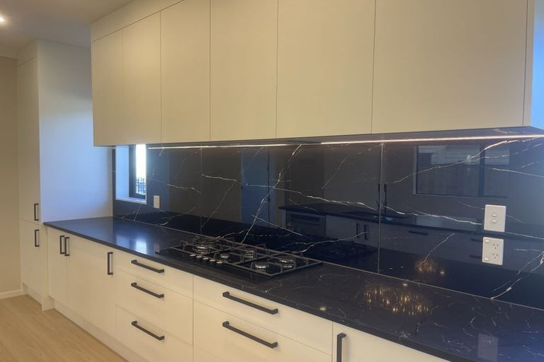 Photo of property in 2 Horsefields Drive, Flat Bush, Auckland, 2019