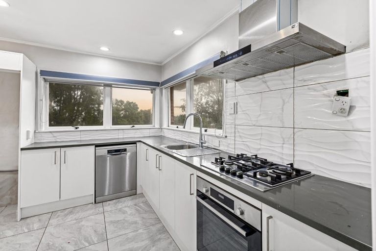 Photo of property in 41 Royal Road, Massey, Auckland, 0614