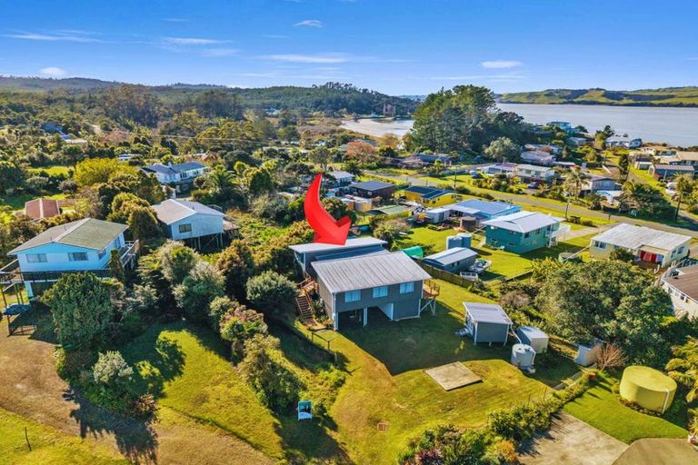 Photo of property in 18 Mariner Cove Road, Tinopai, Matakohe, 0593