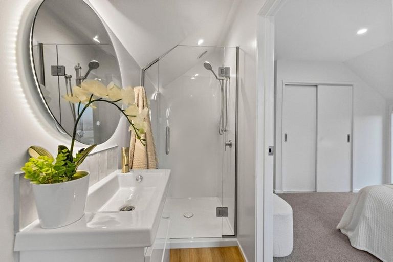 Photo of property in 24 Royal Crescent, Saint Kilda, Dunedin, 9012
