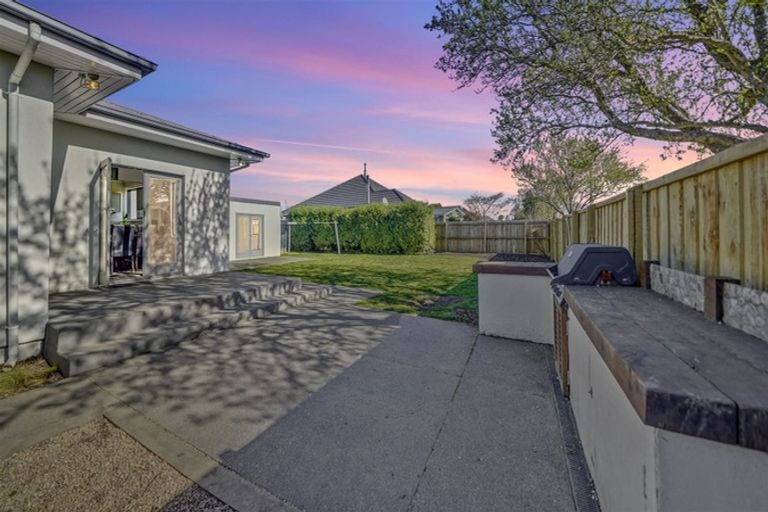 Photo of property in 33 Croziers Road, St Albans, Christchurch, 8052