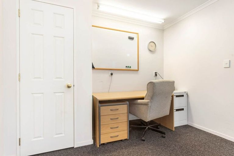 Photo of property in 23 Highfields Terrace, Henderson, Auckland, 0612