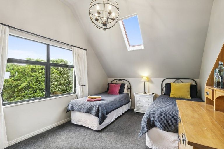 Photo of property in 125 Westchester Drive, Churton Park, Wellington, 6037