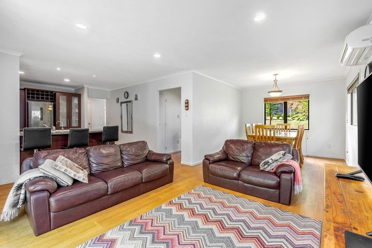 Photo of property in 42 Kristin Lane, Albany, Auckland, 0632