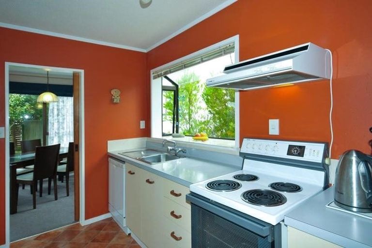 Photo of property in 52f1 Guadeloupe Crescent, Grenada Village, Wellington, 6037