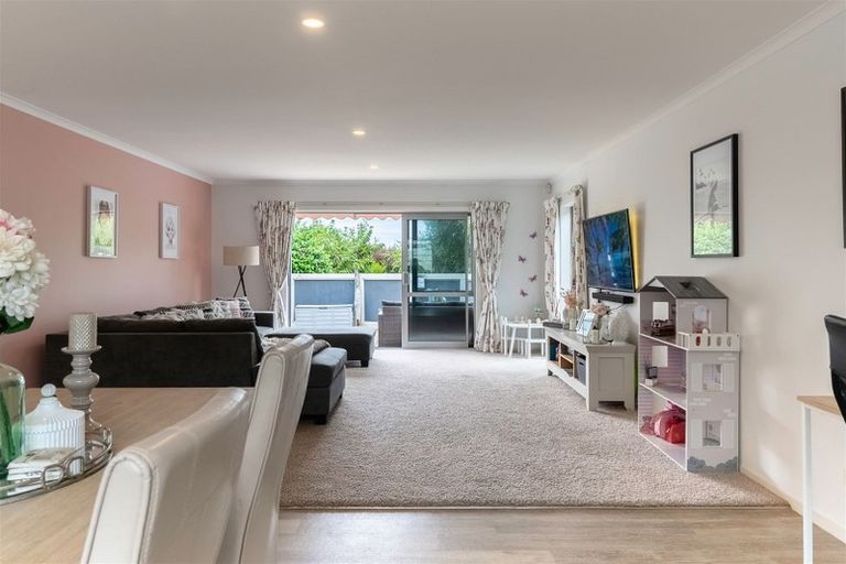 Photo of property in 208 Mazengarb Road, Paraparaumu, 5032