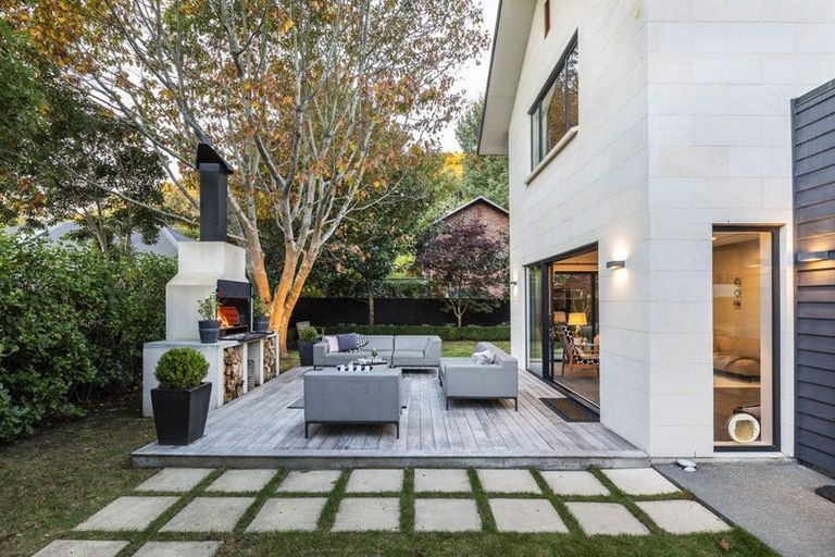 Photo of property in 2 Maurice Knowles Lane, Cashmere, Christchurch, 8022