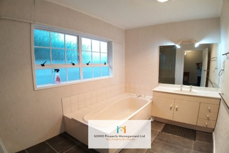 Photo of property in 40 Priestley Drive, Bucklands Beach, Auckland, 2014