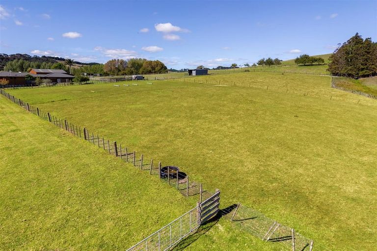 Photo of property in 883 Peak Road, Helensville, 0875