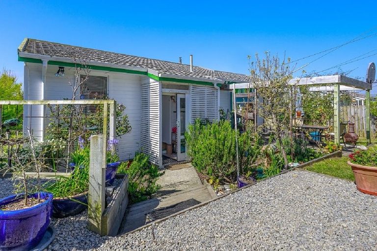 Photo of property in 3 Piko Street, Titahi Bay, Porirua, 5022