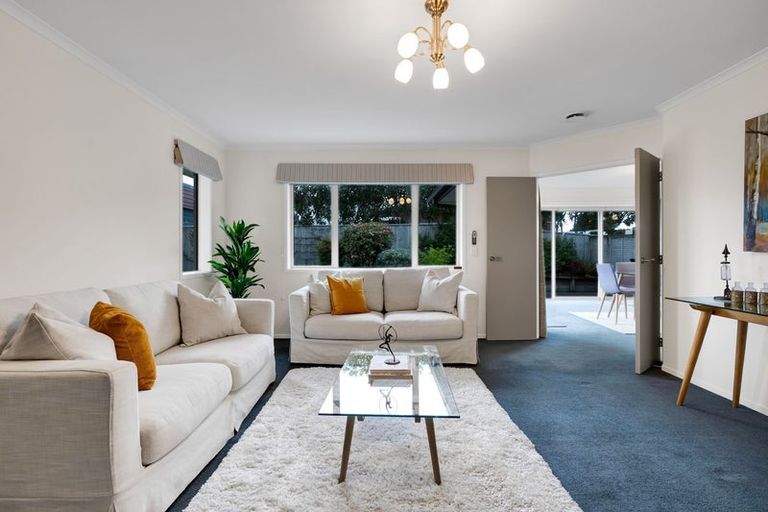 Photo of property in 6 Saint Andrews Parkway, Waiwhakaiho, New Plymouth, 4312