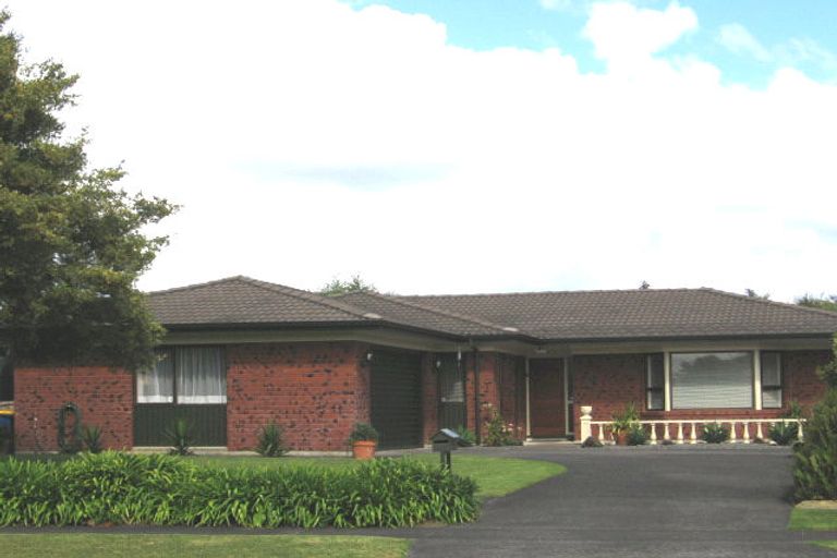 Photo of property in 23 Frank Evans Place, Henderson, Auckland, 0610