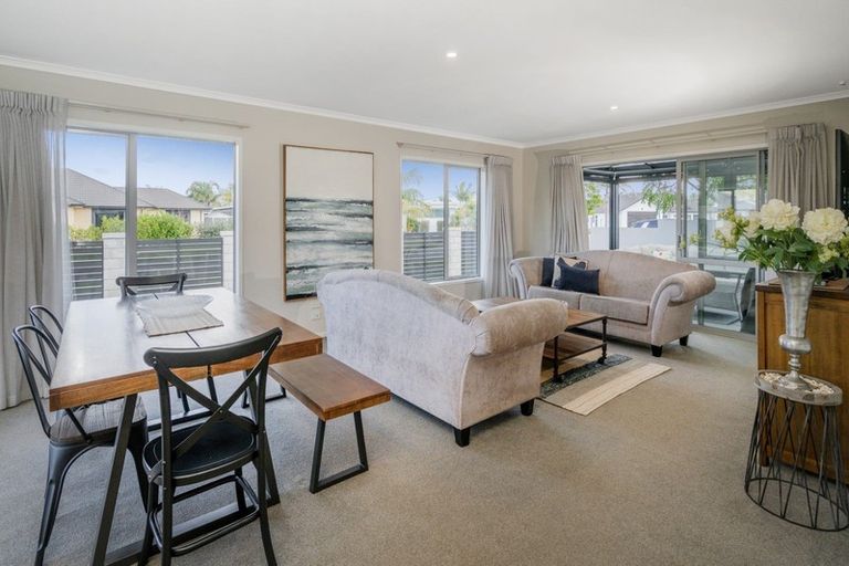 Photo of property in 2 Little George Place, Whitianga, 3510