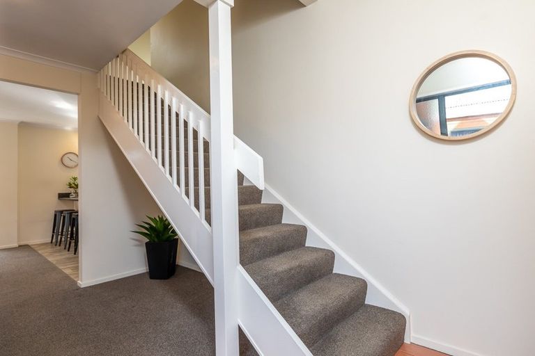 Photo of property in 49u2 Ranui Terrace, Tawa, Wellington, 5028