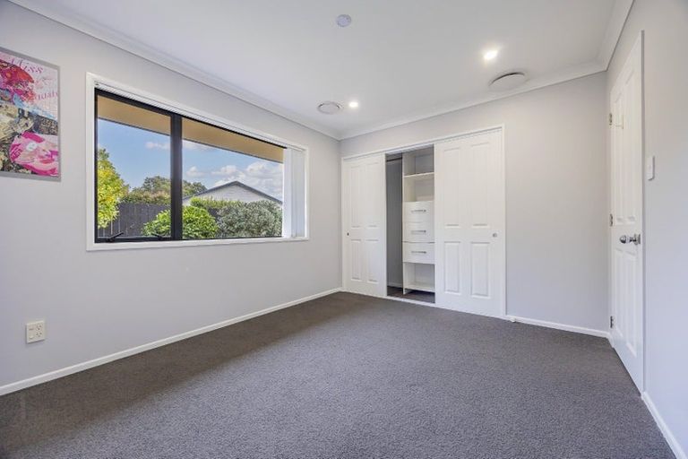 Photo of property in 56 Lothian Brae, Wattle Downs, Auckland, 2103