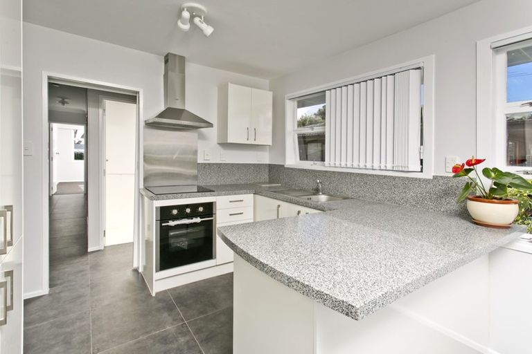 Photo of property in 1/223 Eskdale Road, Birkenhead, Auckland, 0626