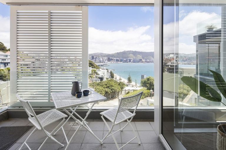 Photo of property in 3a/22 Telford Terrace, Oriental Bay, Wellington, 6011