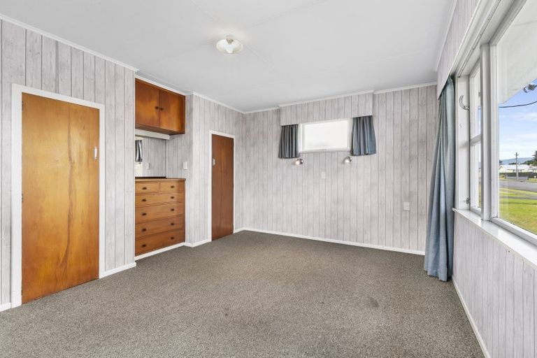 Photo of property in 24 Carlisle Street, Levin, 5510