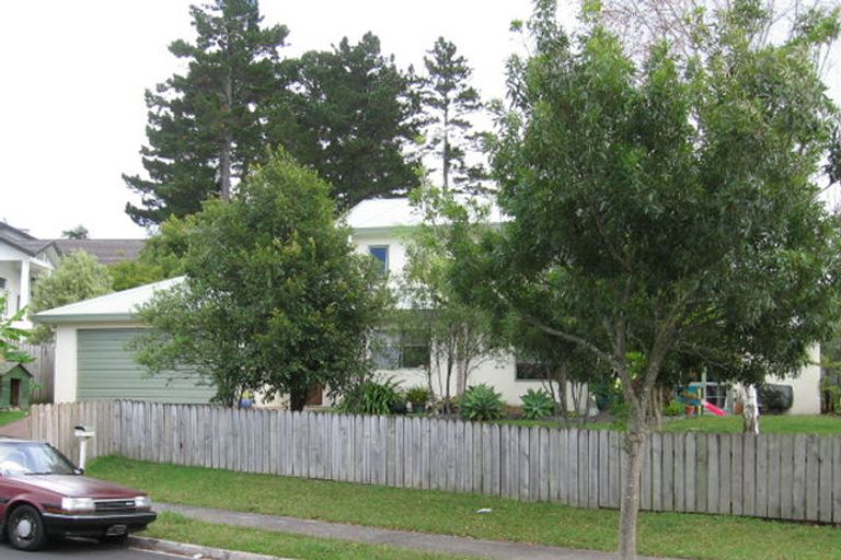 Photo of property in 3 Princess Maria Place, Massey, Auckland, 0614