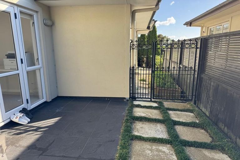 Photo of property in 235b East Coast Road, Mairangi Bay, Auckland, 0630