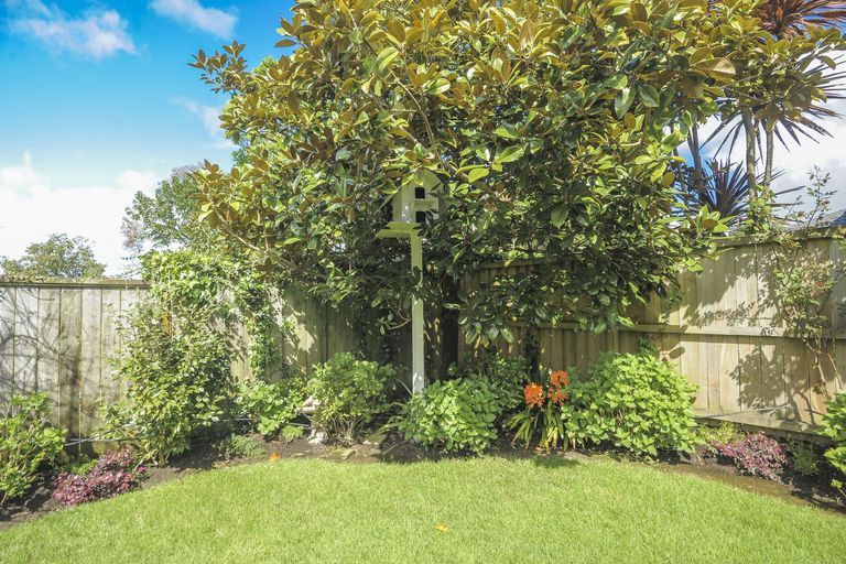 Photo of property in 217 Portage Road, Green Bay, Auckland, 0604