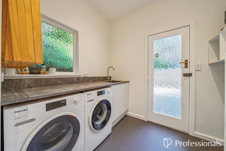 Photo of property in 31 Walter Road, Lowry Bay, Lower Hutt, 5013