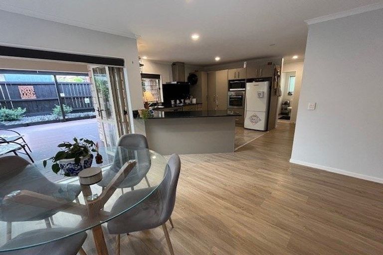 Photo of property in 26 Heidi Crescent, Flat Bush, Auckland, 2016