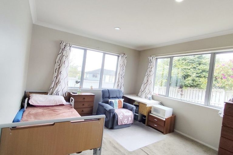 Photo of property in 1a Marina View Drive, Hobsonville, Auckland, 0618
