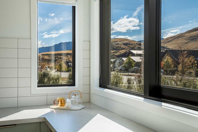 Photo of property in 39 Jack Hanley Drive, Jacks Point, Queenstown, 9371