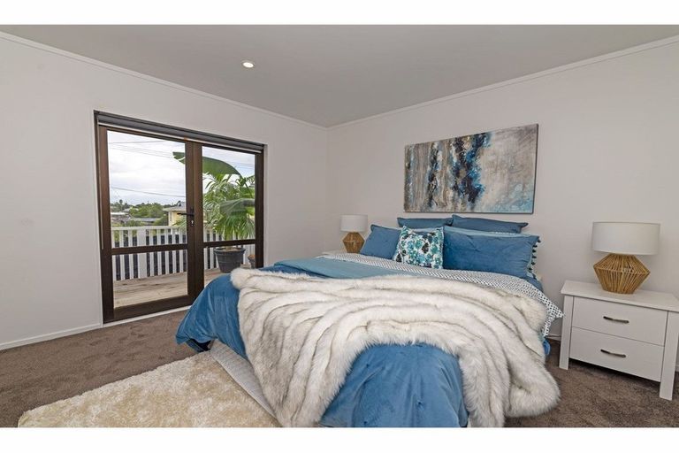 Photo of property in 1/111 Lincoln Park Avenue, Massey, Auckland, 0614