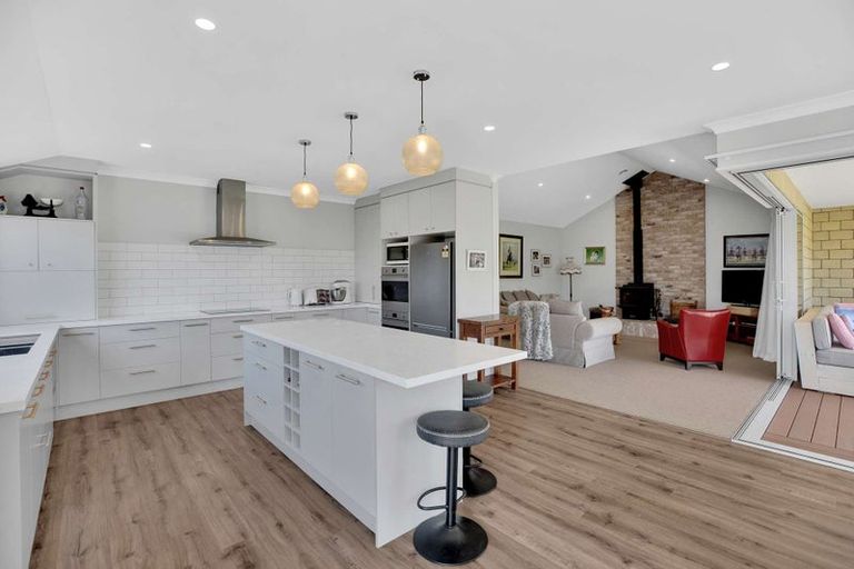 Photo of property in 6 Hunter Lane, Amberley, 7410
