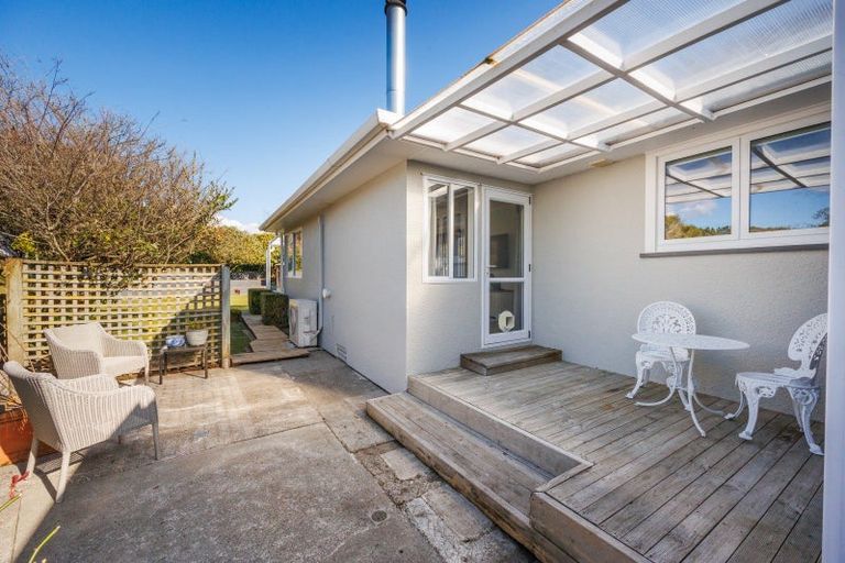 Photo of property in 37 Parkland Crescent, Terrace End, Palmerston North, 4410